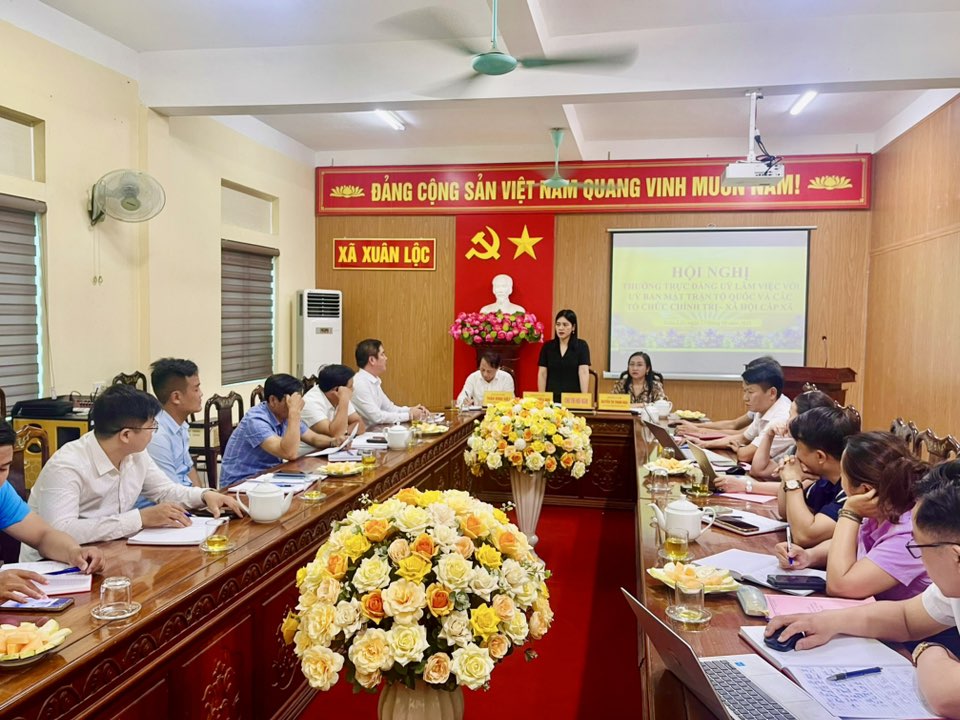Thường trực Đảng uỷ xã Xuân Lộc làm việc với Uỷ ban MTTQ và các tổ chức chính trị - xã hội