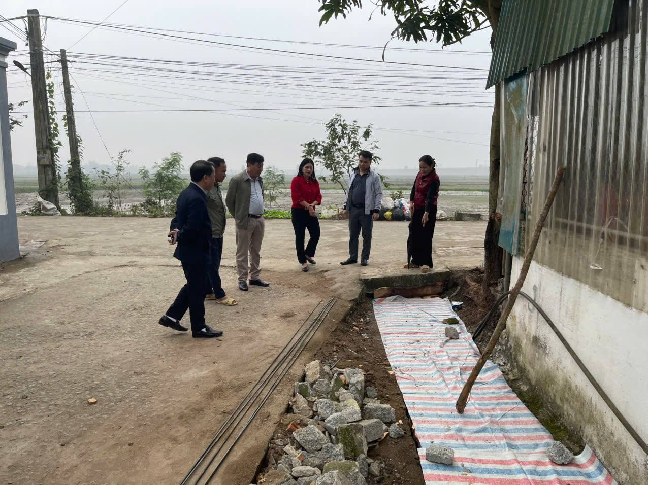 Lãnh đạo Cấp uỷ, Chính quyền xã Xuân Lộc trực tiếp kiểm tra, đôn đốc phong trào xây dựng nông thôn mới tại các thôn